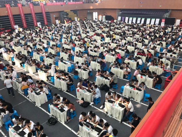 9499www威尼斯代表队在中国建设教育协会第九届全国高等院校“斯维尔杯”BIM大赛总决赛现场.